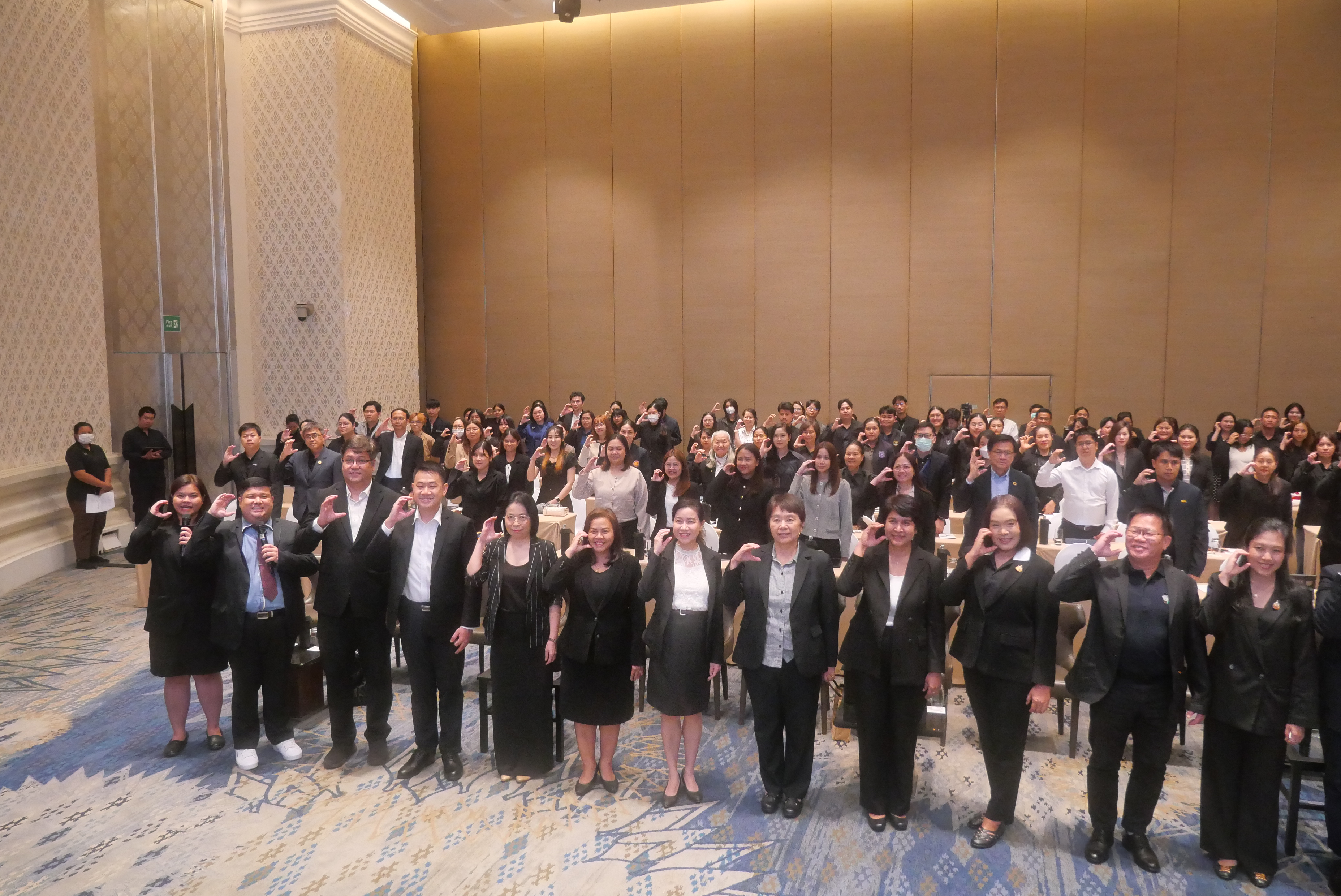 title - ส.ป.ก. ร่วมเป็นเกียรติในพิธีเปิดงานประชุมเผยแพร่ (Press Conference) เพื่อนำเสนอรายงานและการประเมินผลการดำเนินงานเสริมพลังความร่วมมือด้านการเปลี่ยนแปลงสภาพภูมิอากาศของประเทศไทย 